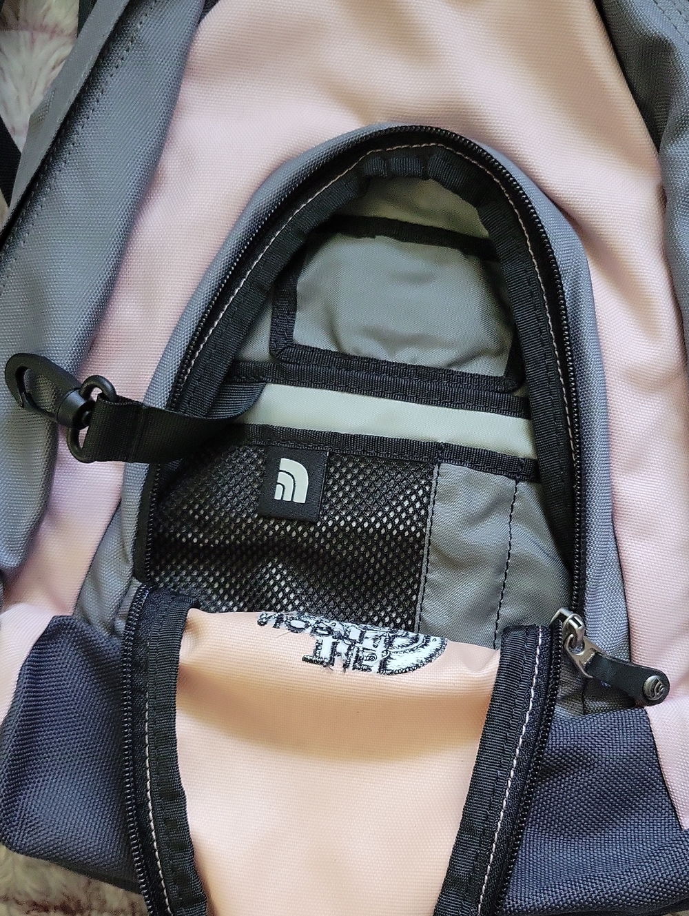 The North Face Pandora Backpack Pink Gray Black Daypack School Travel Hiking Y2K - Picture 5 of 15